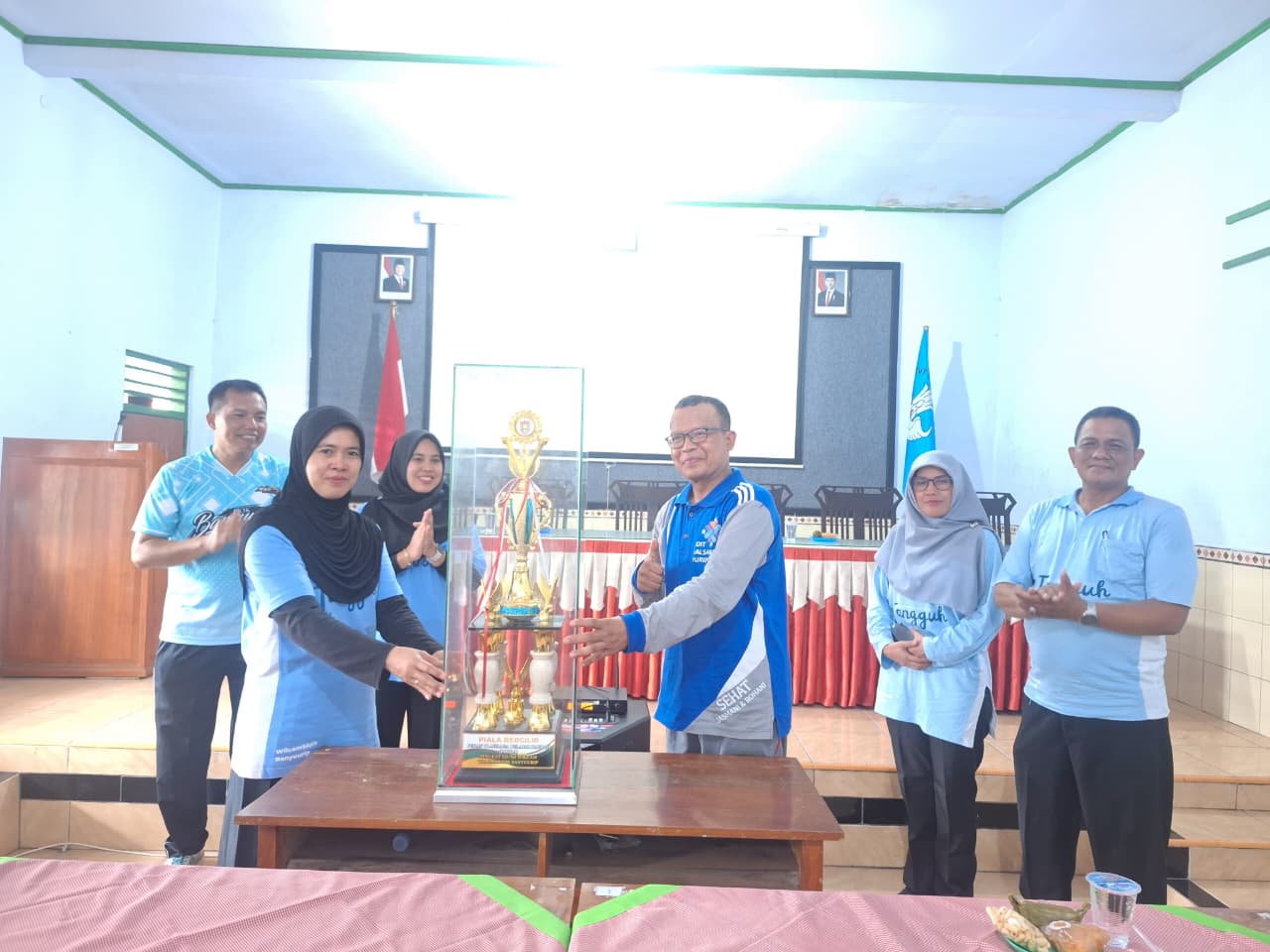 JUARA UMUM POPDA